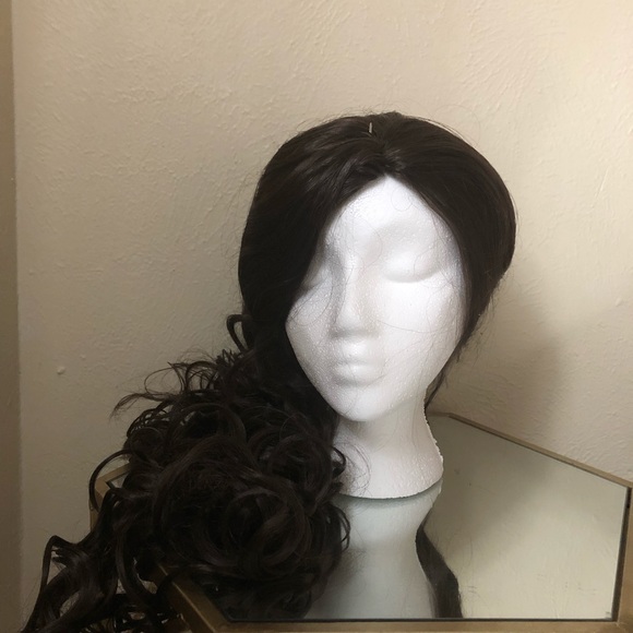 Professional Princess Eleanor wig - Picture 4 of 4